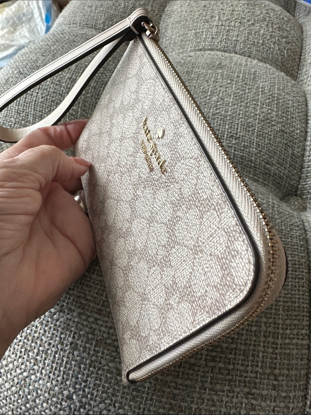 Kate Spade Signature Spade Flower Coated-Canvas L-Zip Wristlet Beige/Taupe EUC - Picture 3 of 7